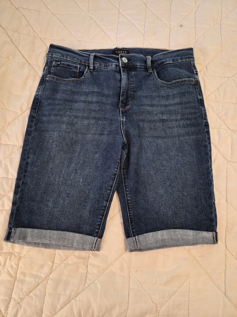 Curve Appeal Bermuda Shorts - Size 12/31